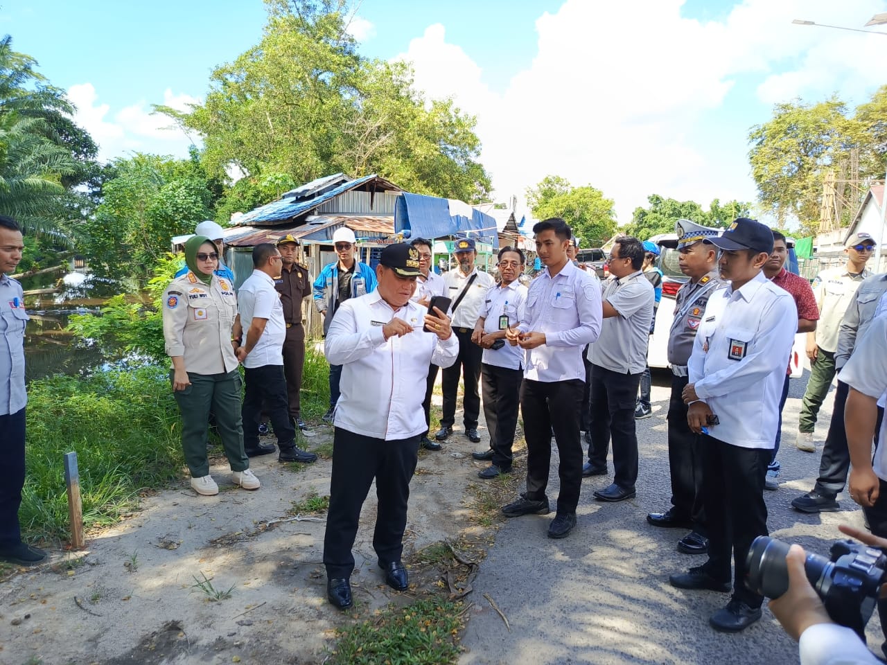PEMASANGAN LAMPU PENERANGAN JALAN UTAMA (PJU) JALAN PEMUDA – JALAN PRAMUKA